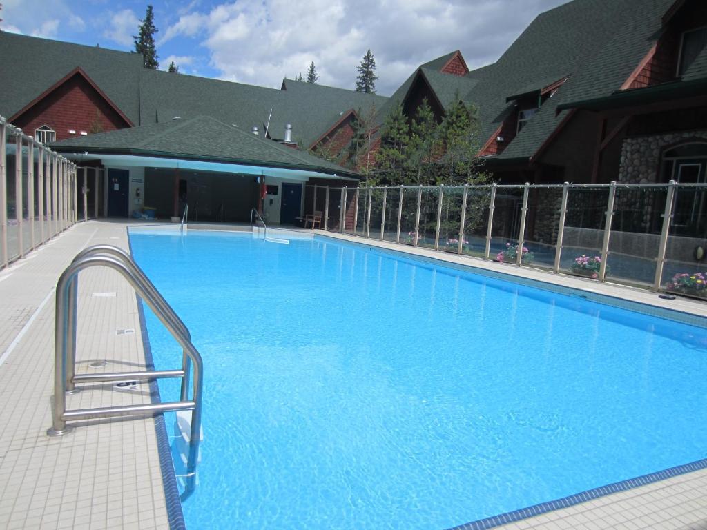 Mystic Springs Chalets & Hot Pools Canmore Exterior photo