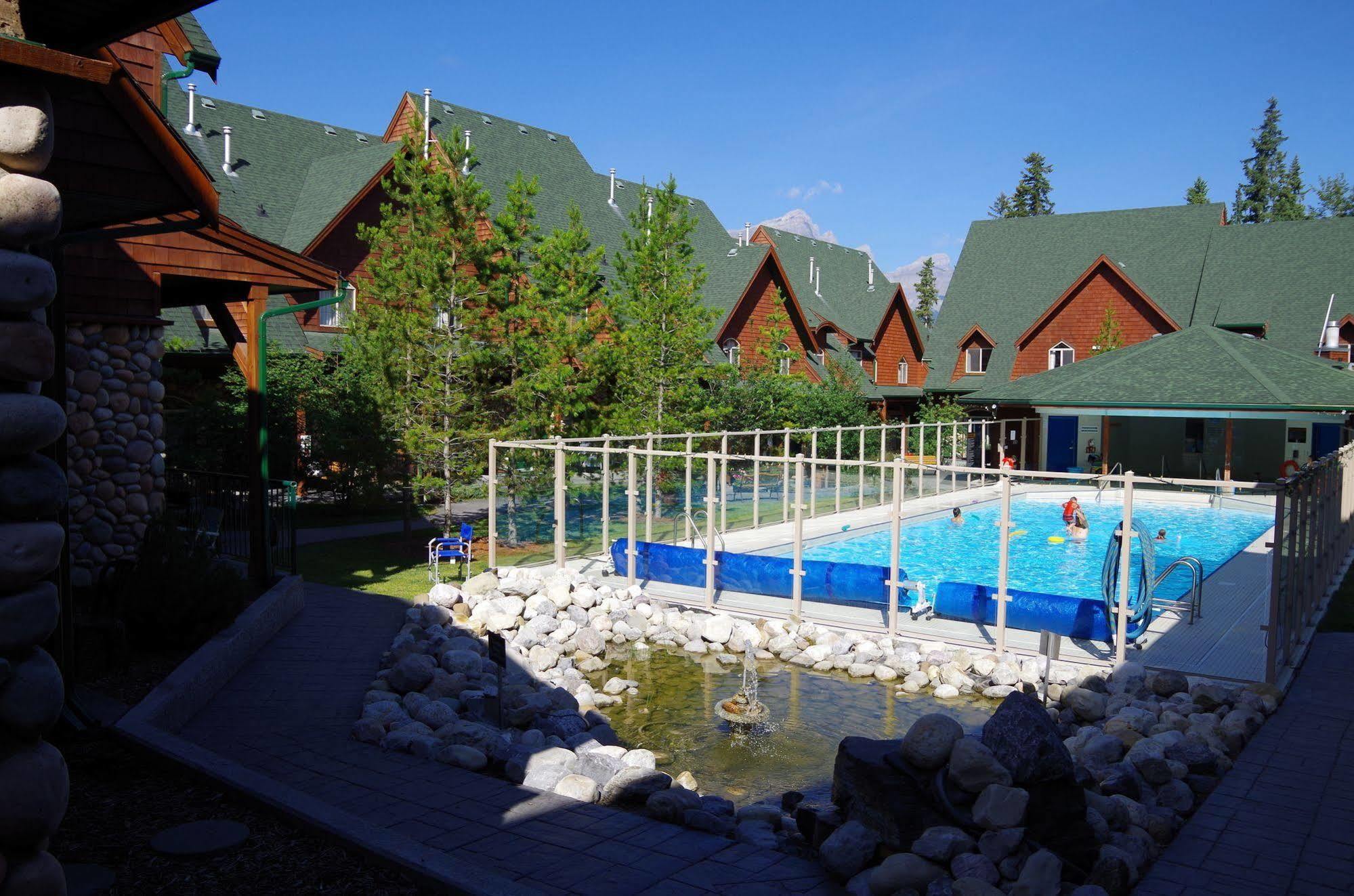 Mystic Springs Chalets & Hot Pools Canmore Exterior photo